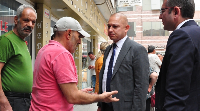 Esnaf, CHP'li vekillere 'zamlardan' dert yandı