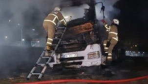 Park halindeki tanker alev topuna döndü