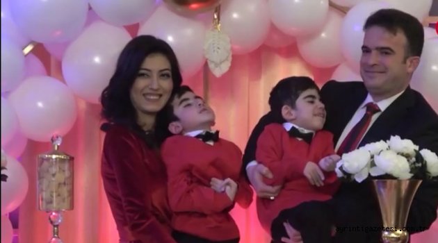 İLK DEFA DOĞUM GÜNÜNÜ KUTLADILAR