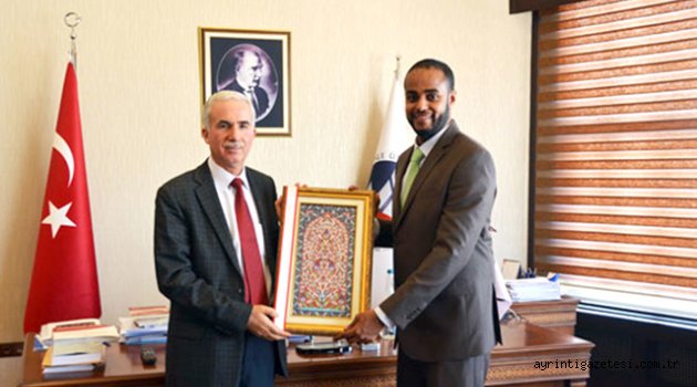 Somali üniversitesi rektörü Yıldız’ı ziyaret etti