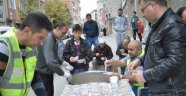 Rahmet elinden 500 kişilik aşure 