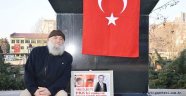 71 yaşında Afrin için nöbet tutuyor