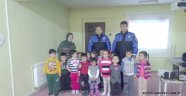 Yabancıların aracına binmeyin 