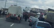 KAMYONCULAR BAĞDAT KÖPRÜYÜ KAPATTI