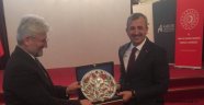 VALİ SEZER'DEN TEKSTİL ATILIMI