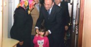 Bakanlar şehit ailesini ziyaret etti