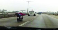 Motosikletle Şov Yapan Genç Trafiği Tehlikeye Düşürüyor