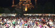 Ramazan sokağı tıklım tıklım
