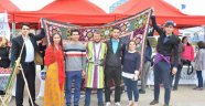 Üniversitede renkli nevruz